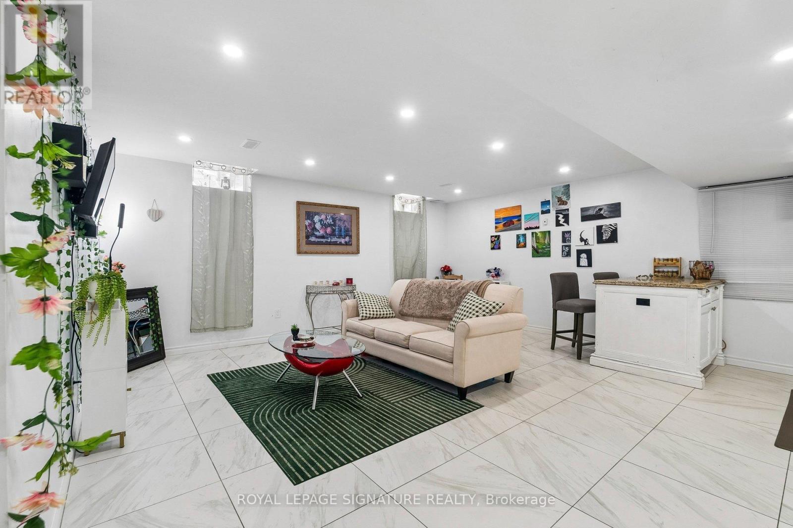 23 Cyprus Glen, East Gwillimbury, Ontario  L9N 0S9 - Photo 37 - N13207670