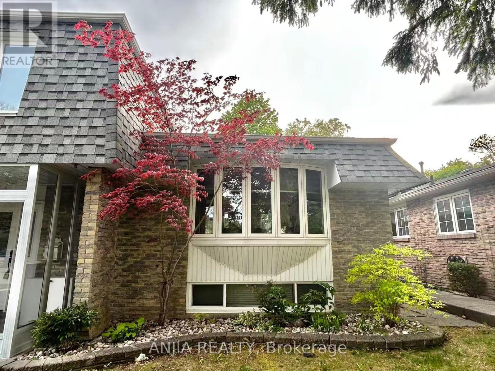 6 Summerfeldt Crescent W, Markham, Ontario  L3R 2B2 - Photo 2 - N13207688