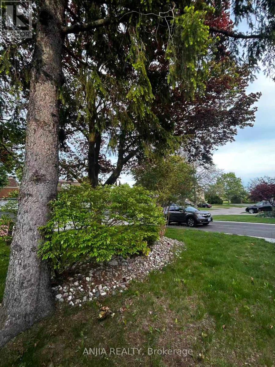 6 Summerfeldt Crescent W, Markham, Ontario  L3R 2B2 - Photo 7 - N13207688