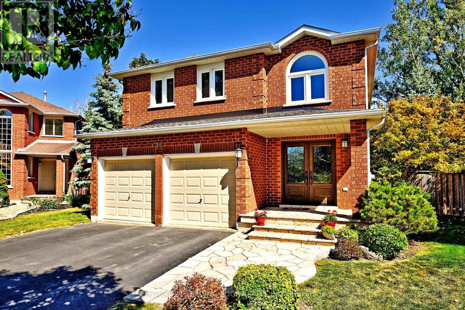 34 Pandora Court, Richmond Hill, Ontario  L4S 1J4 - Photo 3 - N13207732