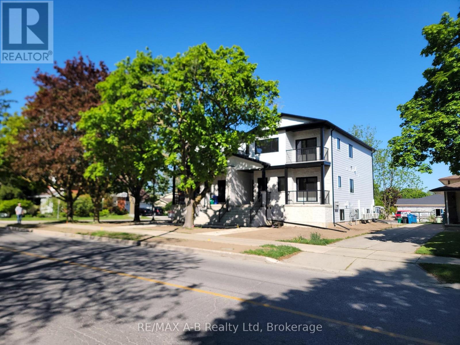 312 Forman Avenue, Stratford, Ontario  N5A 6R7 - Photo 1 - X12994890