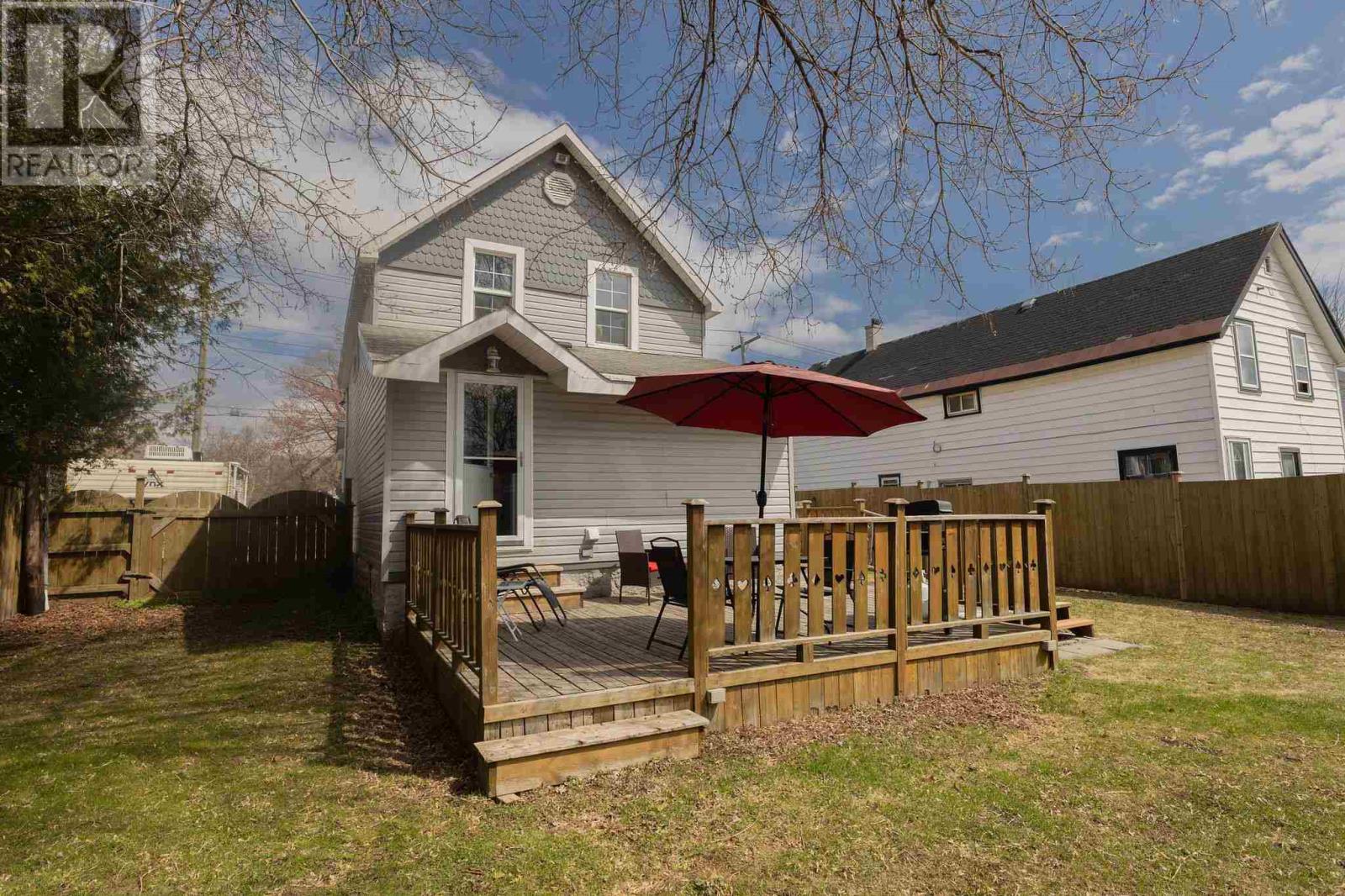 75 Walnut St, Sault Ste. Marie, Ontario P6B 2E4 - Photo 5 - SM260923