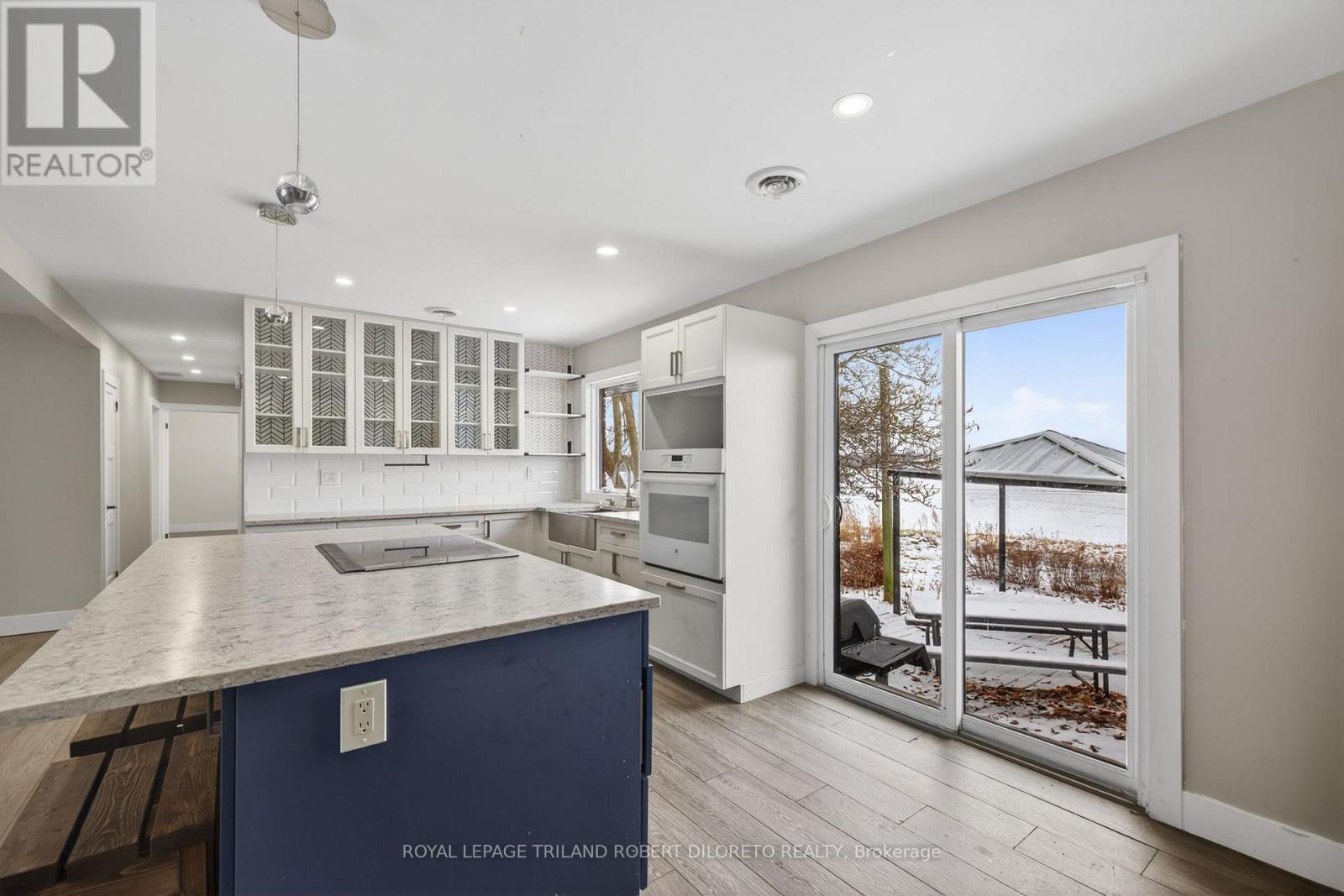 9755 Longwoods Road, Middlesex Centre, Ontario  N6P 1P2 - Photo 7 - X12906452