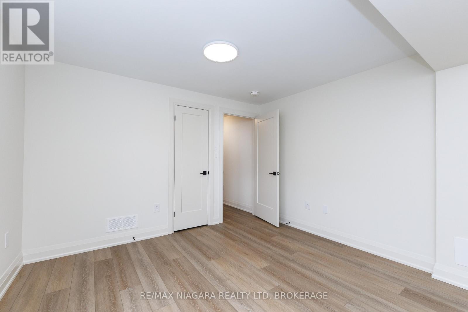 60 Pleasant Avenue N, Fort Erie, Ontario  L0S 1N0 - Photo 35 - X13165660