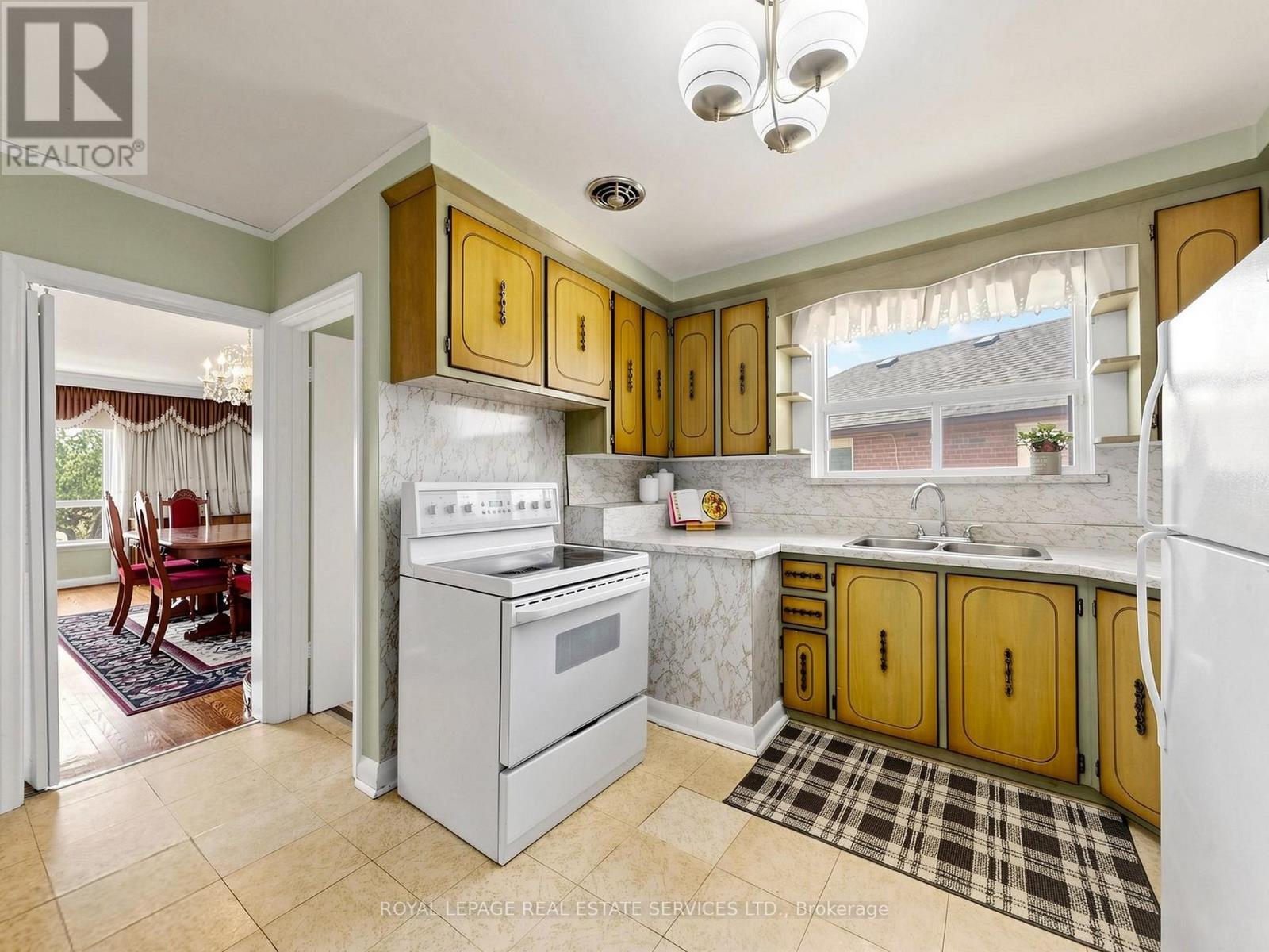 86 Whitburn Crescent, Toronto, Ontario  M3M 2S4 - Photo 13 - W13207336