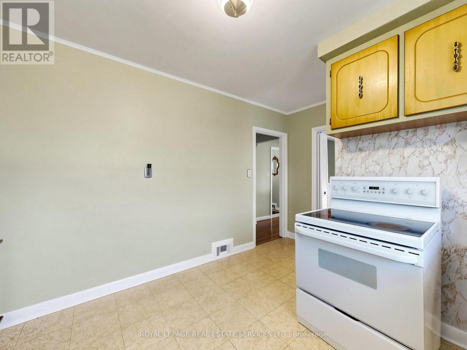 86 Whitburn Crescent, Toronto, Ontario  M3M 2S4 - Photo 14 - W13207336