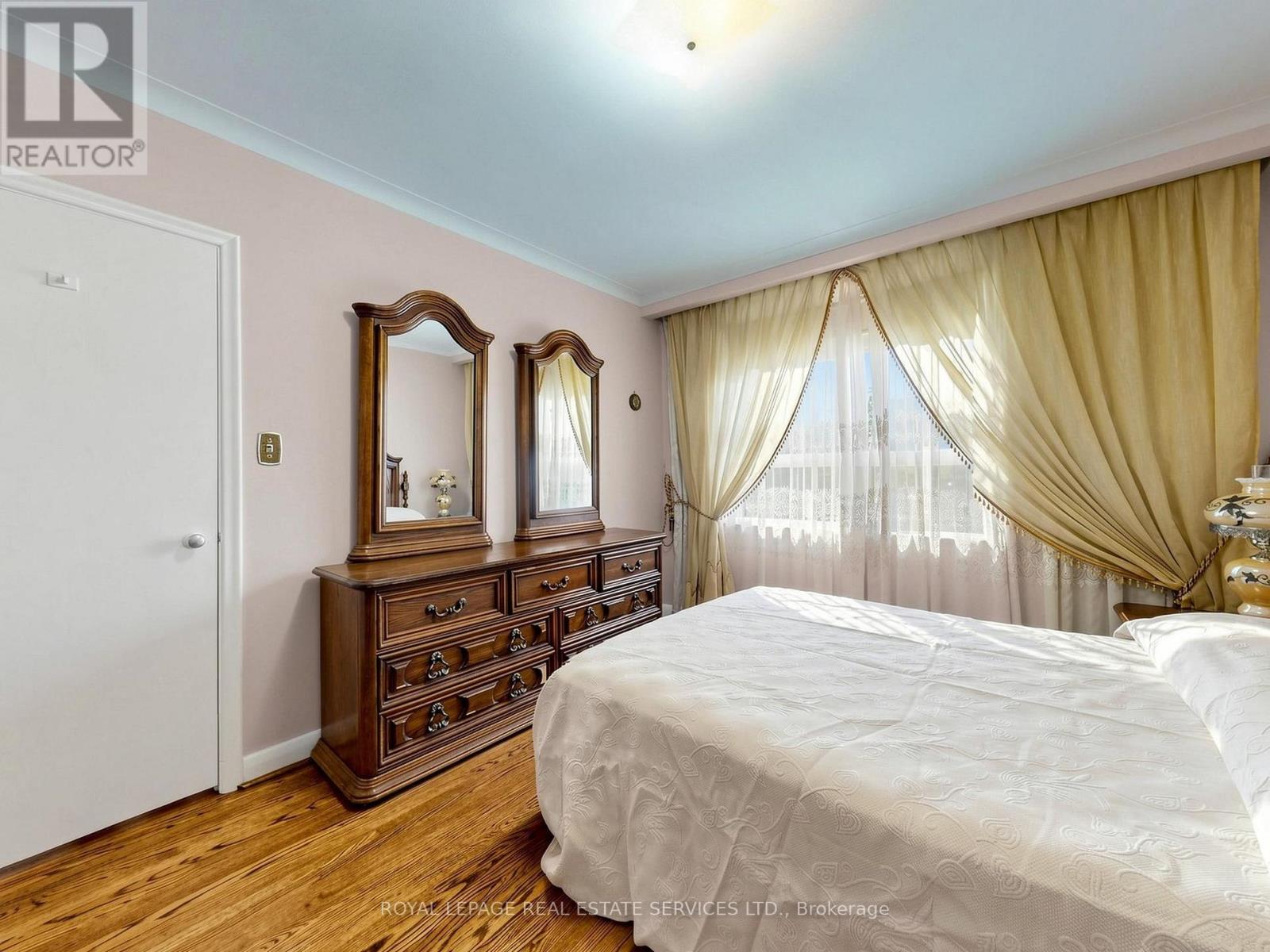 86 Whitburn Crescent, Toronto, Ontario  M3M 2S4 - Photo 16 - W13207336