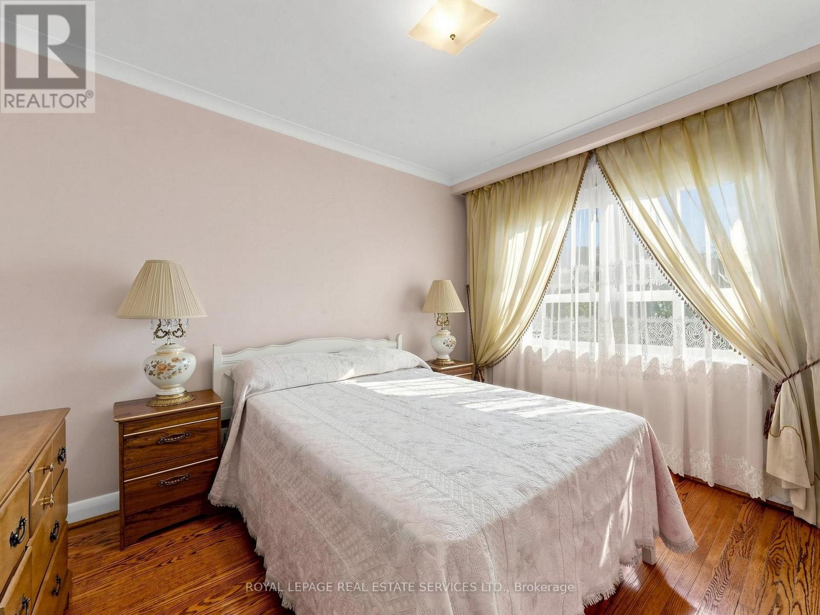 86 Whitburn Crescent, Toronto, Ontario  M3M 2S4 - Photo 18 - W13207336
