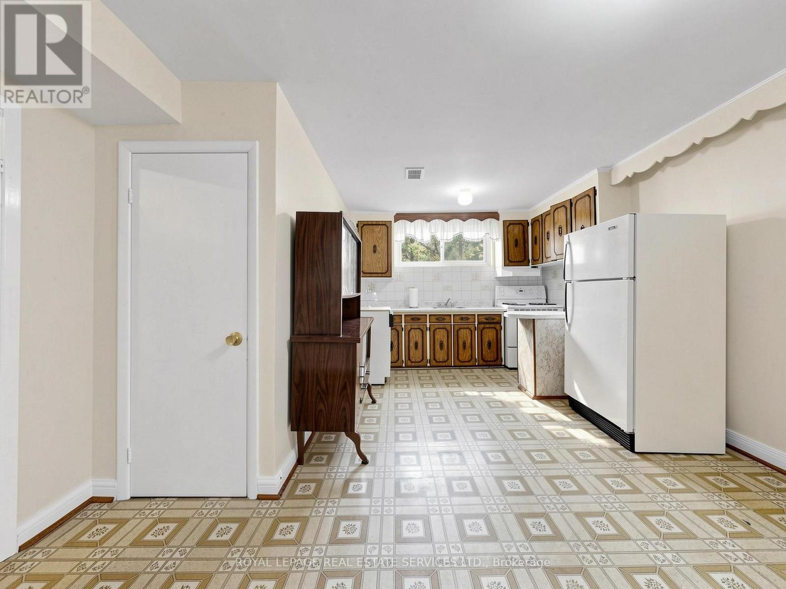 86 Whitburn Crescent, Toronto, Ontario  M3M 2S4 - Photo 31 - W13207336