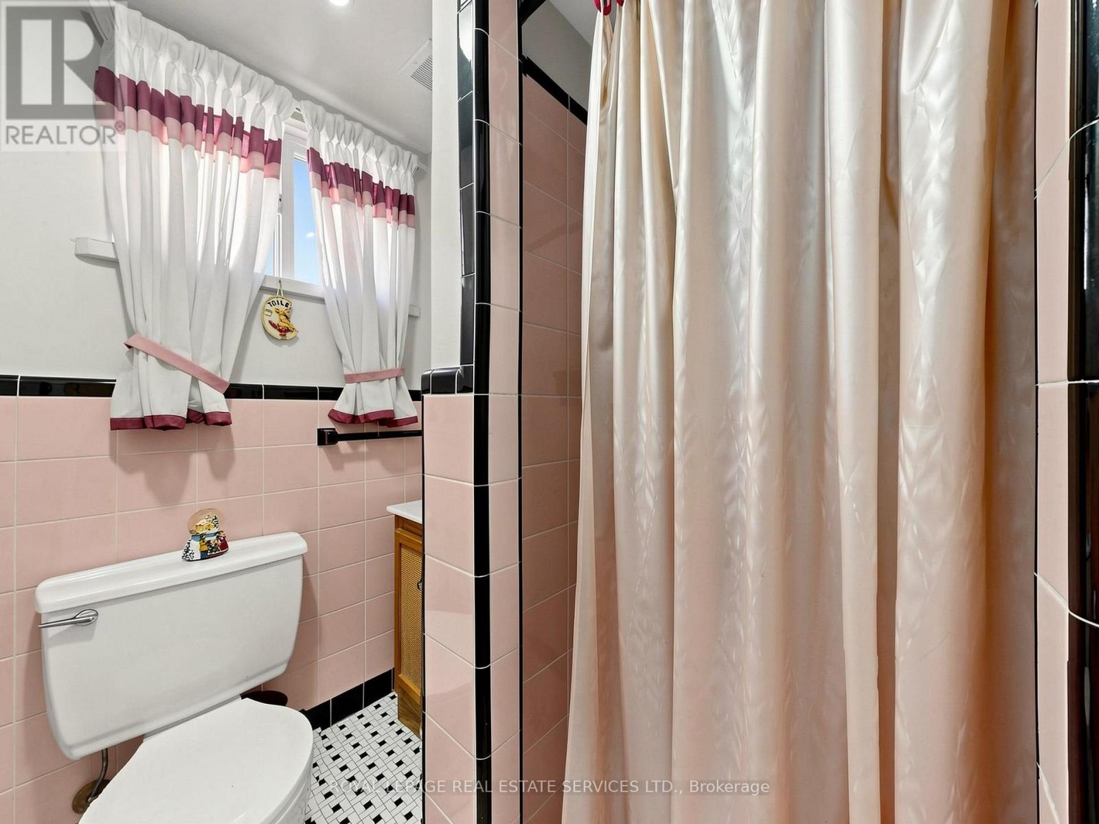 86 Whitburn Crescent, Toronto, Ontario  M3M 2S4 - Photo 40 - W13207336
