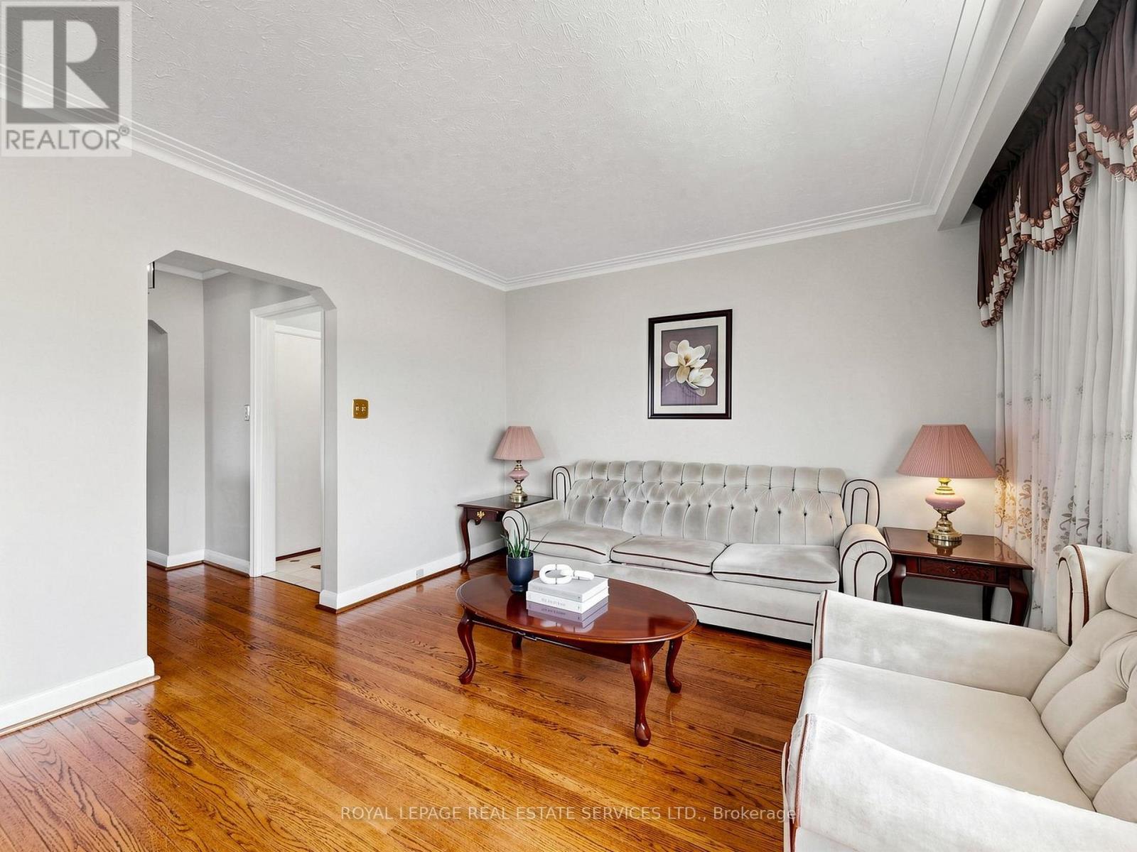 86 Whitburn Crescent, Toronto, Ontario  M3M 2S4 - Photo 6 - W13207336