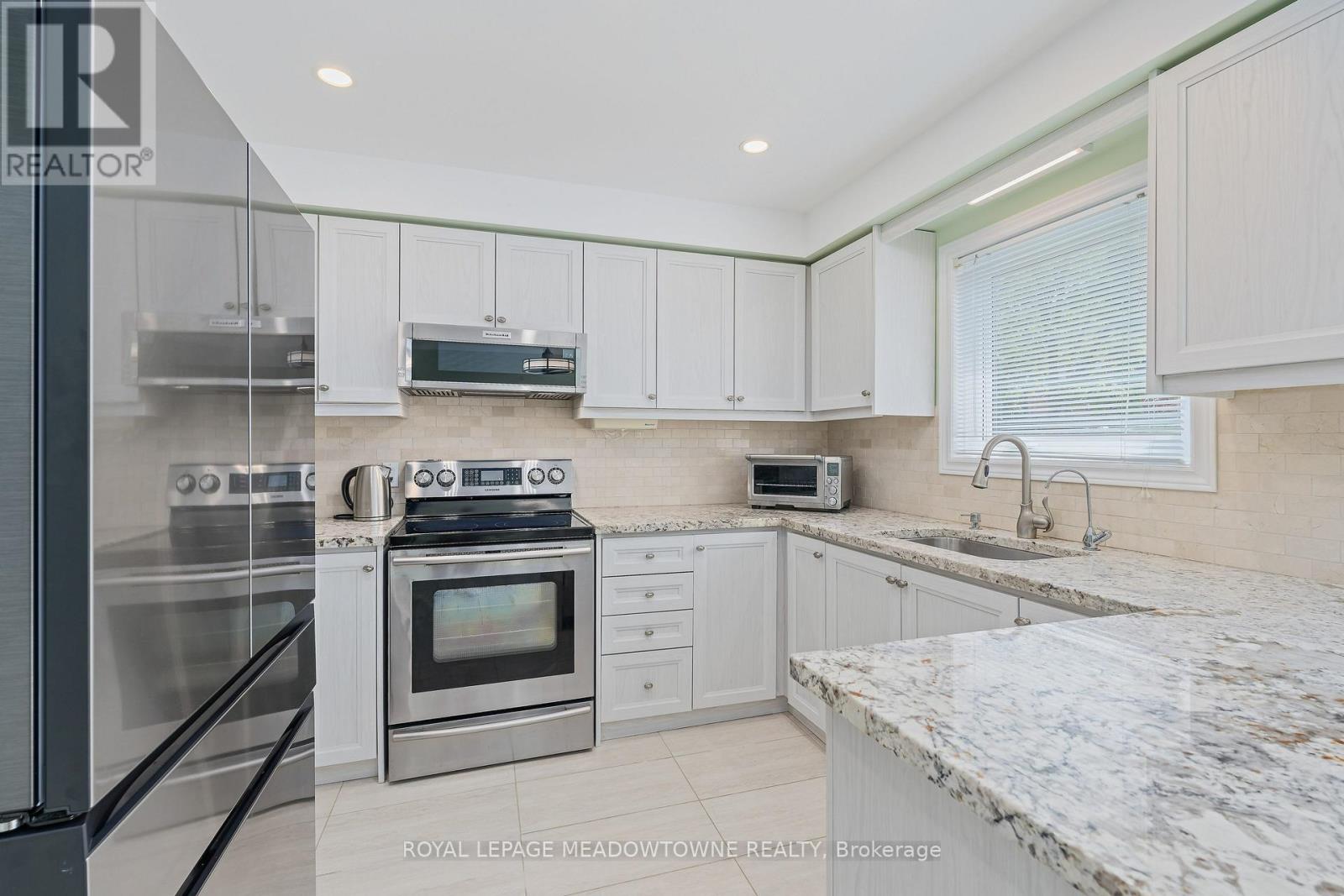 7 Eaton Street, Halton Hills, Ontario  L7G 5J9 - Photo 14 - W13207342