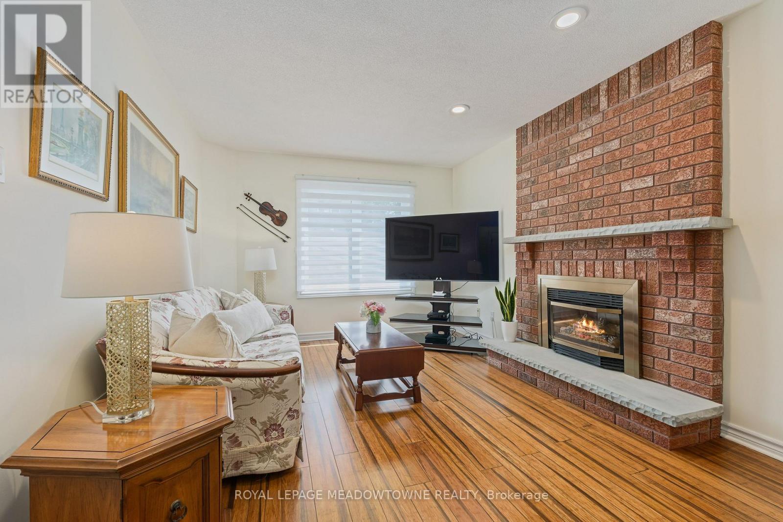 7 Eaton Street, Halton Hills, Ontario  L7G 5J9 - Photo 19 - W13207342