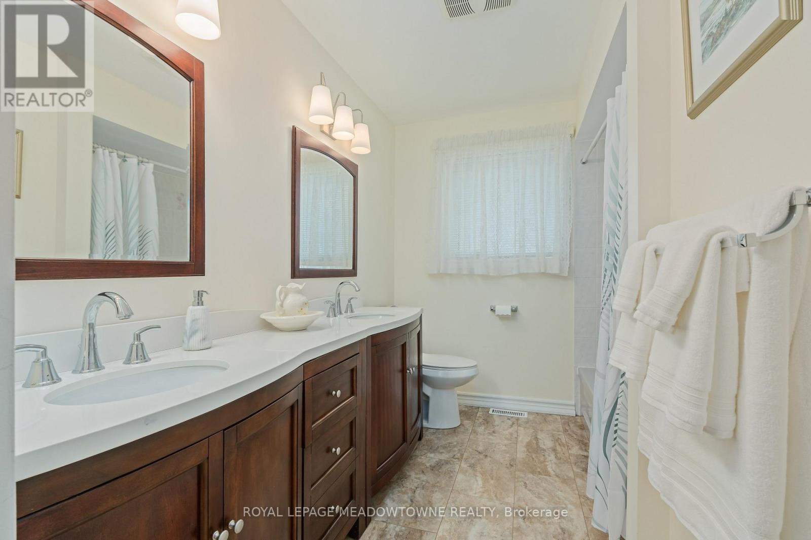 7 Eaton Street, Halton Hills, Ontario  L7G 5J9 - Photo 37 - W13207342