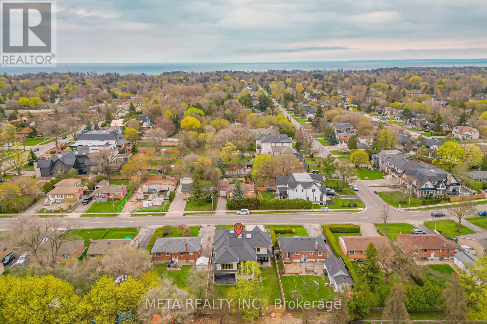 1035 Pinegrove Road, Oakville, Ontario  L6L 2W3 - Photo 3 - W13207346