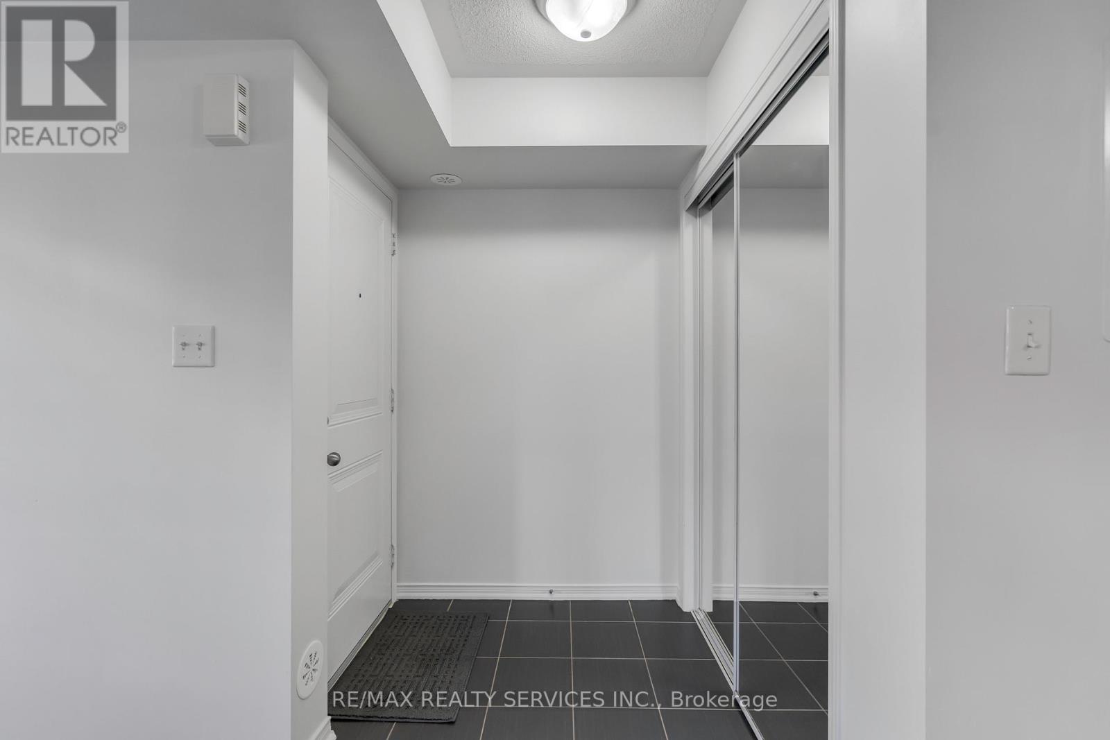 3 - 43 Hays Boulevard, Oakville, Ontario  L6H 0J1 - Photo 5 - W13207380