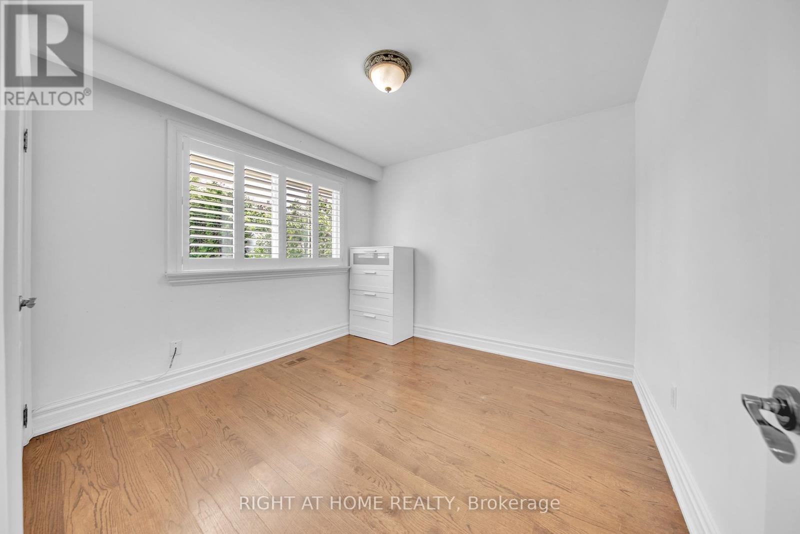 19 Wall Avenue, Toronto, Ontario  M9N 2N6 - Photo 23 - W13207492