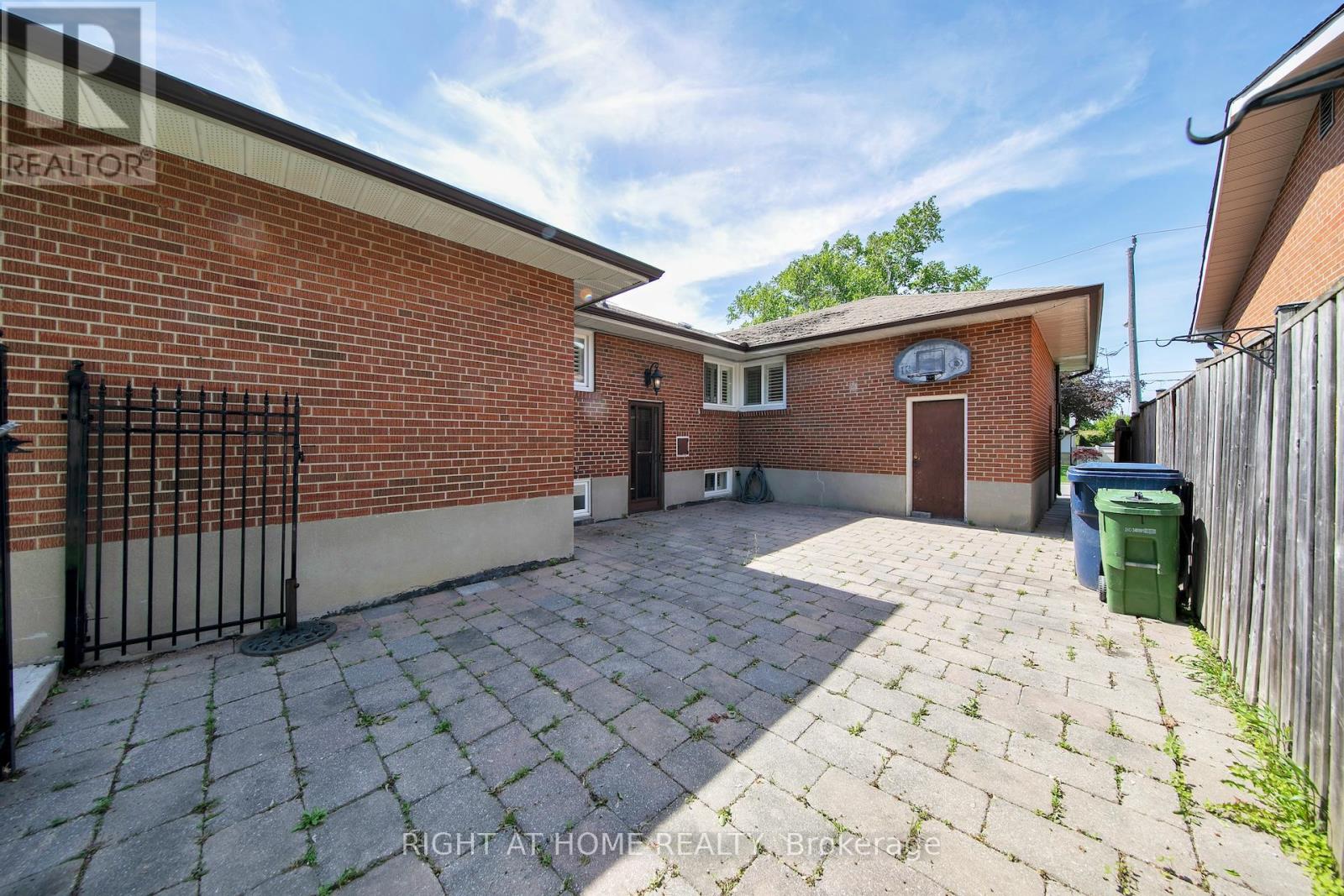 19 Wall Avenue, Toronto, Ontario  M9N 2N6 - Photo 43 - W13207492