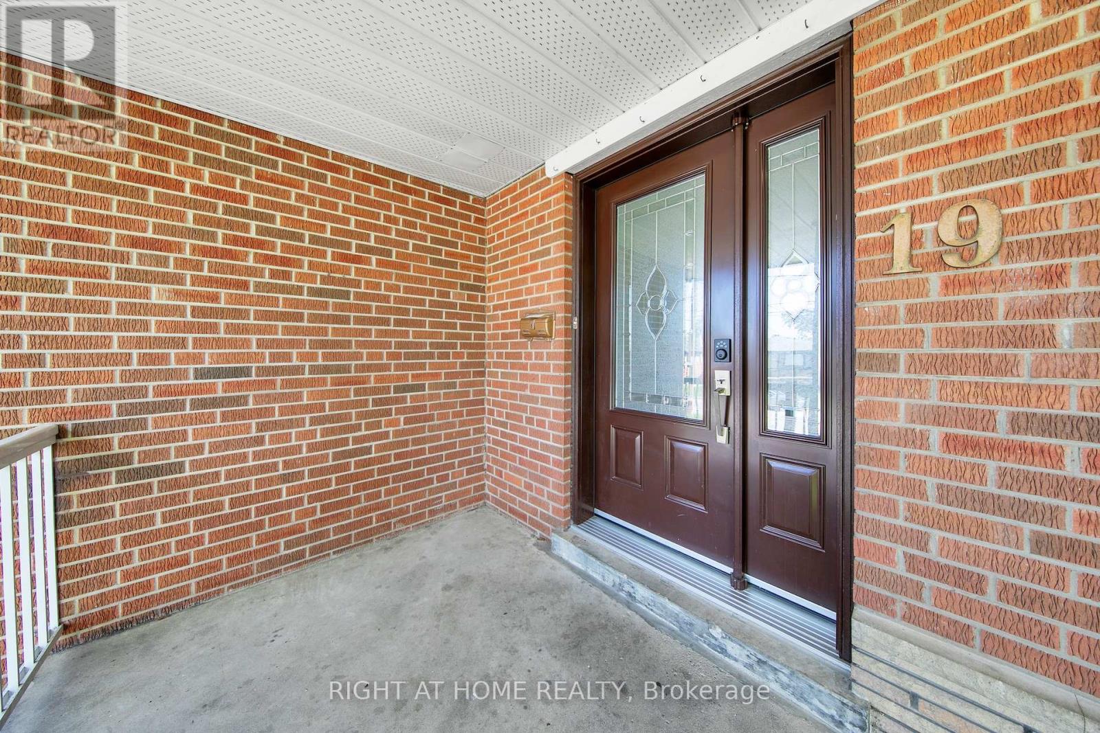 19 Wall Avenue, Toronto, Ontario  M9N 2N6 - Photo 47 - W13207492