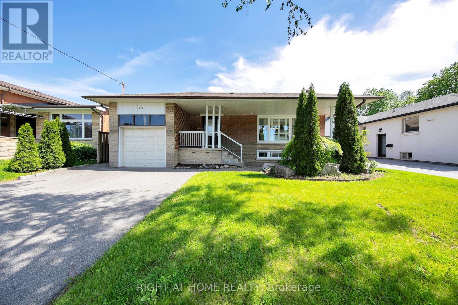 19 Wall Avenue, Toronto, Ontario  M9N 2N6 - Photo 48 - W13207492
