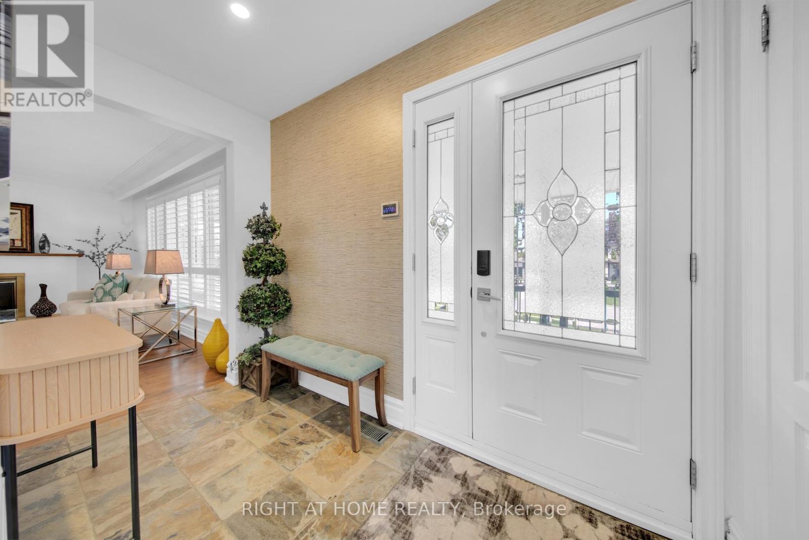 19 Wall Avenue, Toronto, Ontario  M9N 2N6 - Photo 6 - W13207492