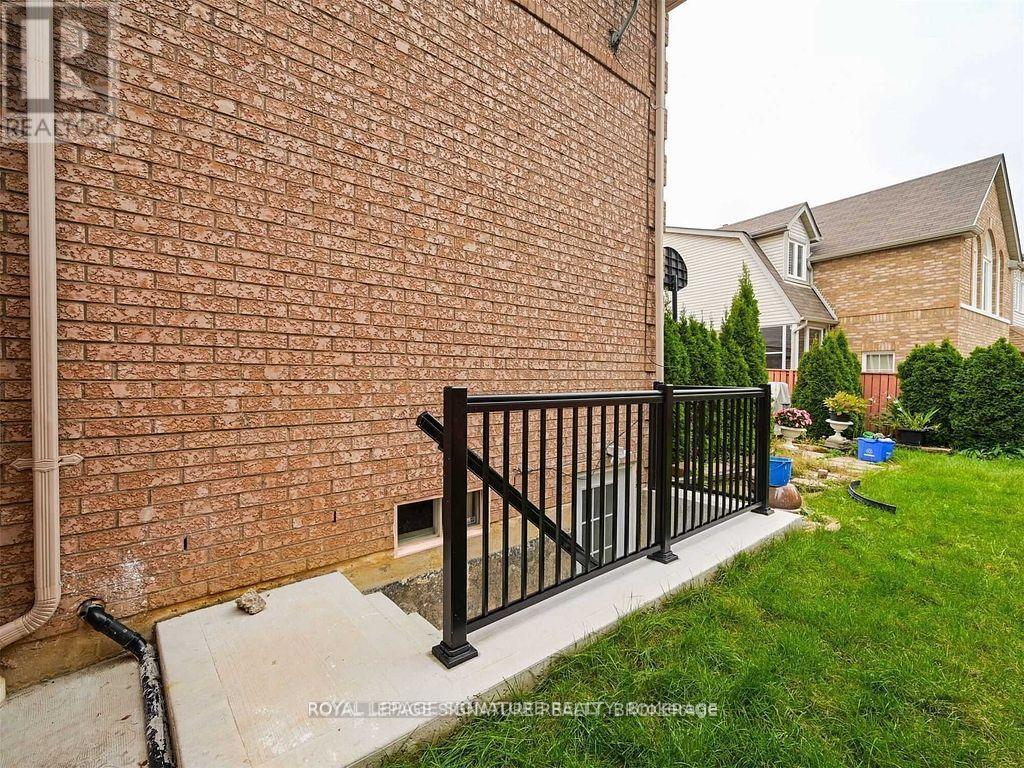 Basement - 5955 Leeside Crescent, Mississauga, Ontario  L5M 5L8 - Photo 3 - W13207564