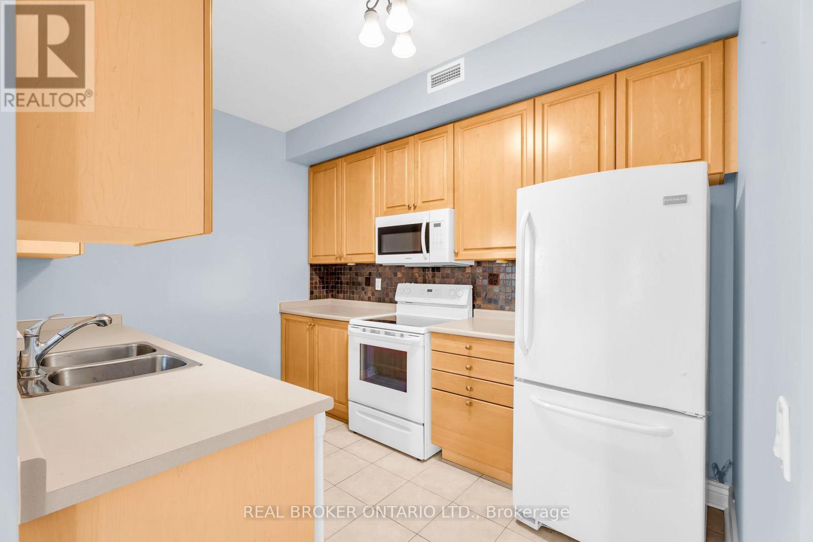 405 - 1 Belvedere Court, Brampton, Ontario  L6V 4M6 - Photo 7 - W13207676