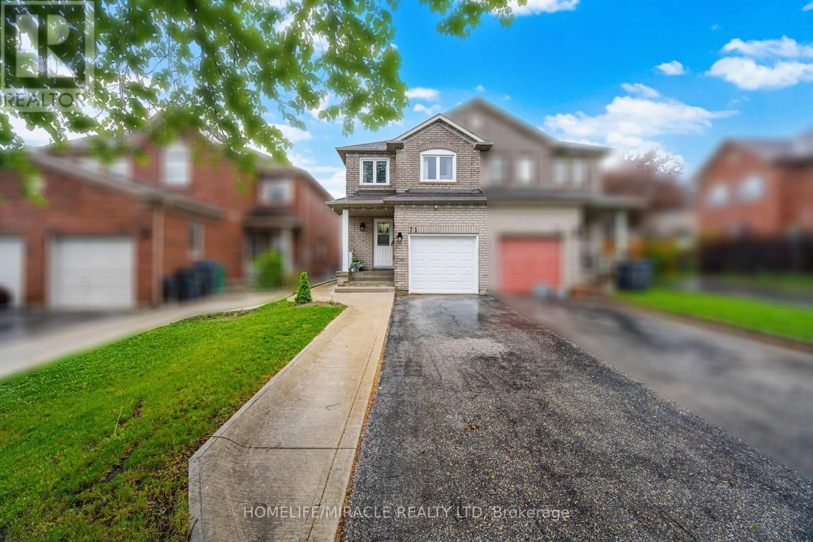 71 Dandelion Road, Brampton, Ontario  L6R 1Y3 - Photo 2 - W13207694