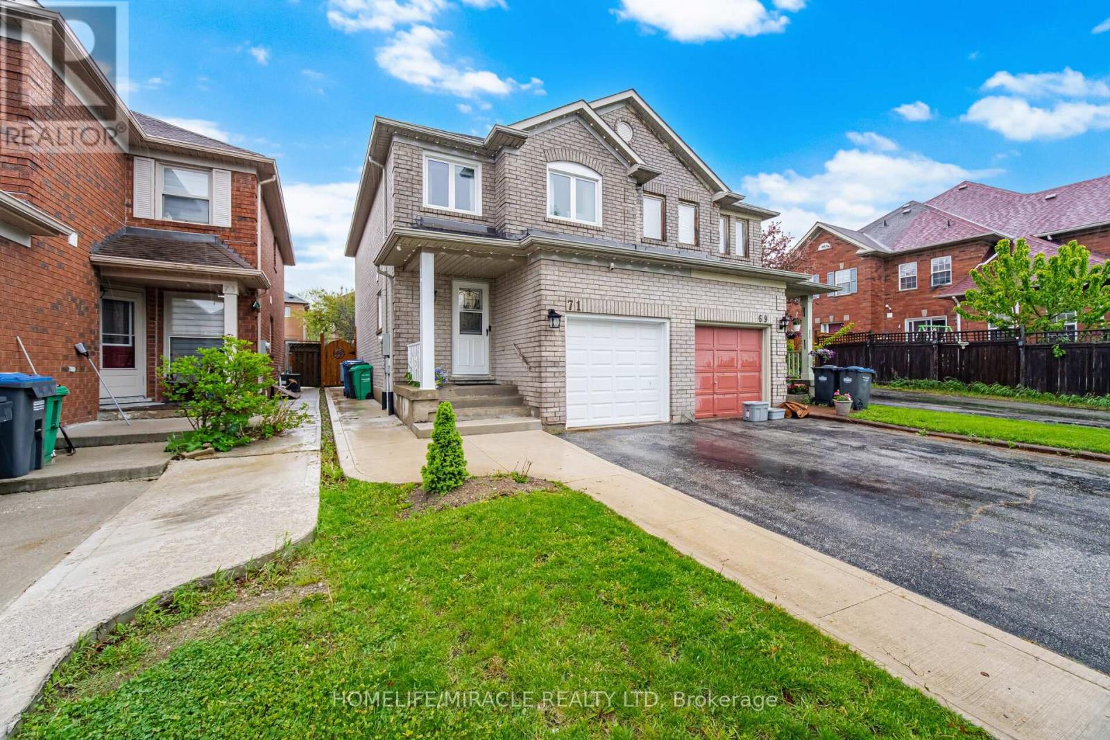 71 Dandelion Road, Brampton, Ontario  L6R 1Y3 - Photo 3 - W13207694