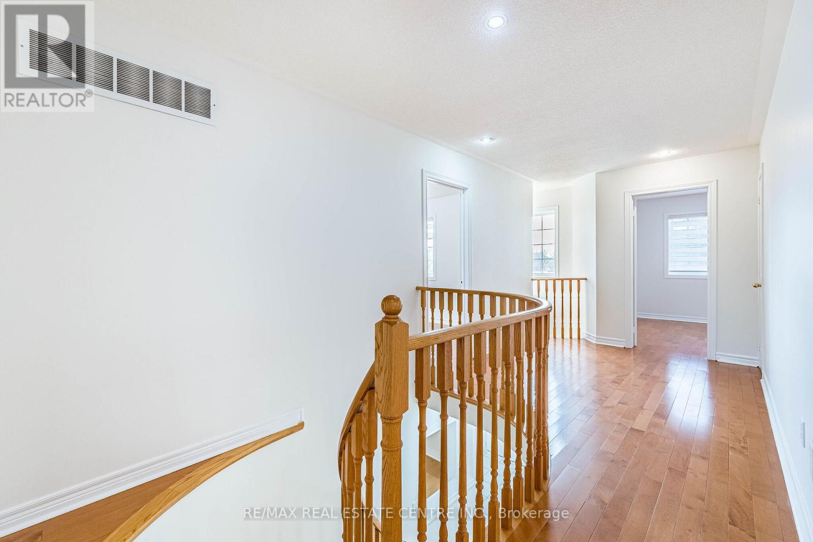 3469 Old Orchard Park Drive, Mississauga, Ontario  L5B 4E1 - Photo 18 - W13207726