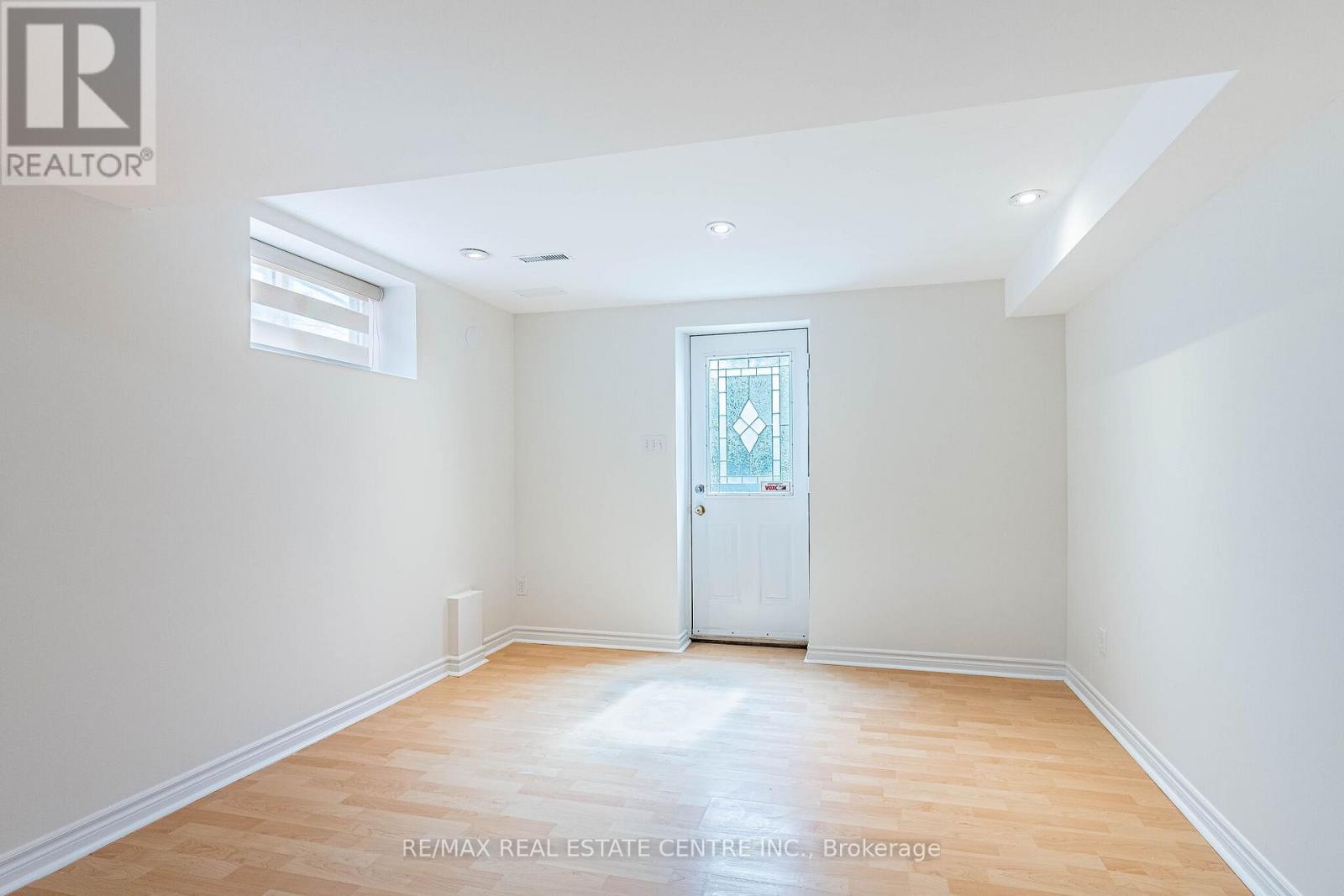 3469 Old Orchard Park Drive, Mississauga, Ontario  L5B 4E1 - Photo 34 - W13207726
