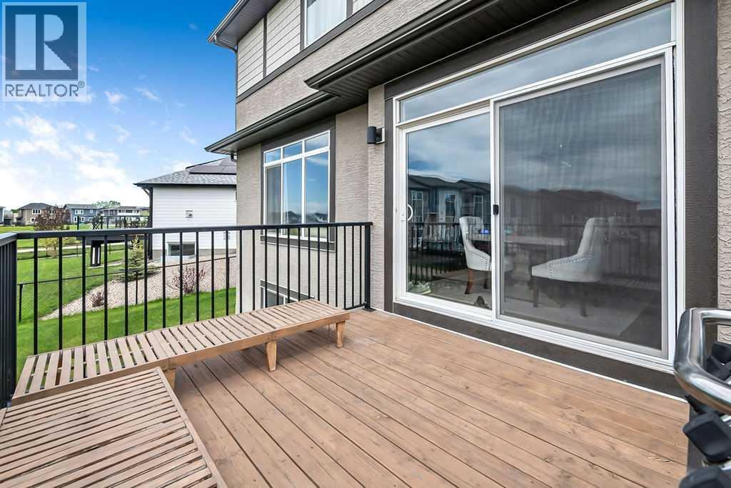 12 Ranchers Bay, Okotoks, Alberta  T1S 0P2 - Photo 39 - A2315231
