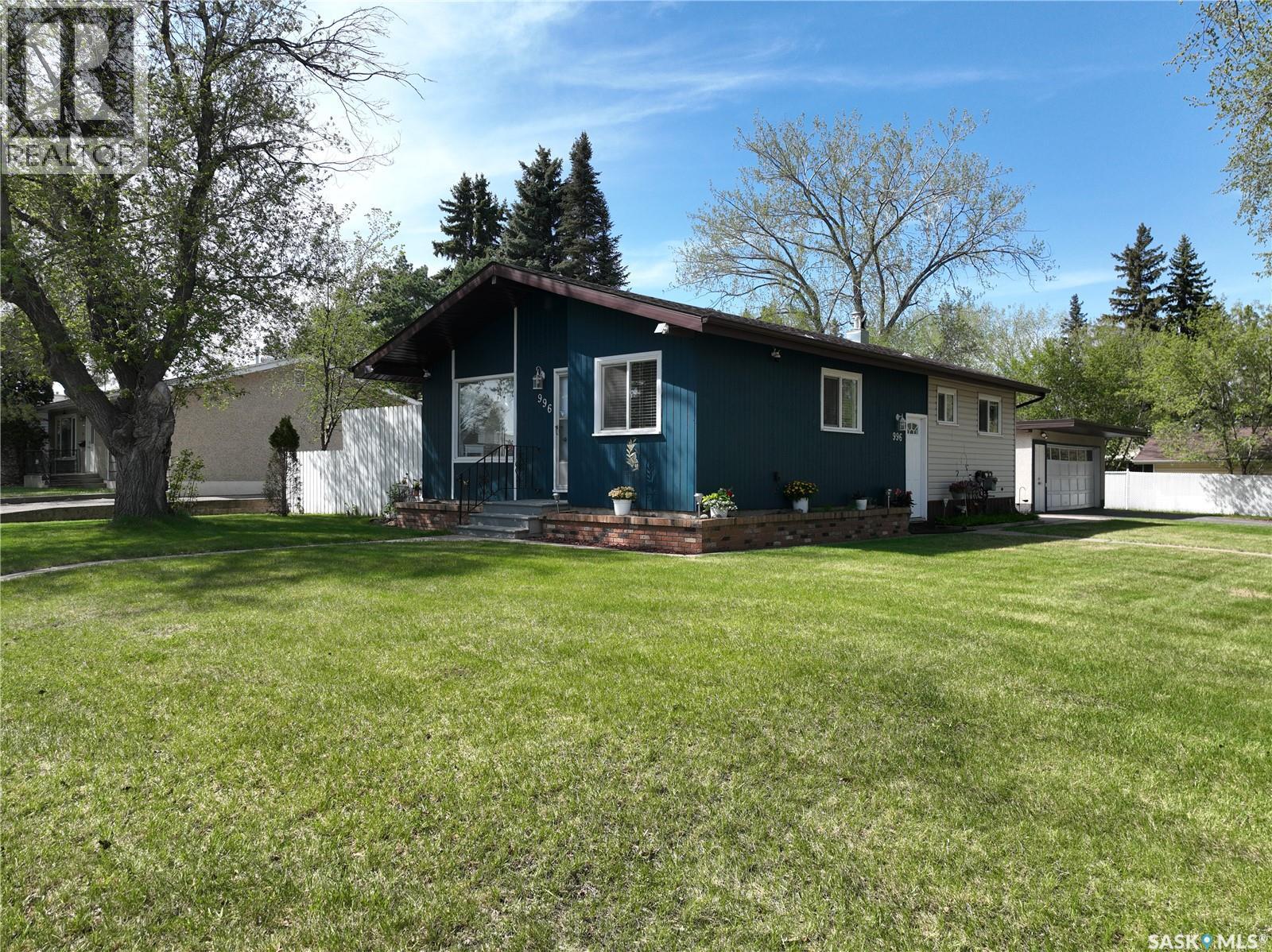 996 Bradshaw Place, Prince Albert, Saskatchewan  S6V 2P4 - Photo 1 - SK037423