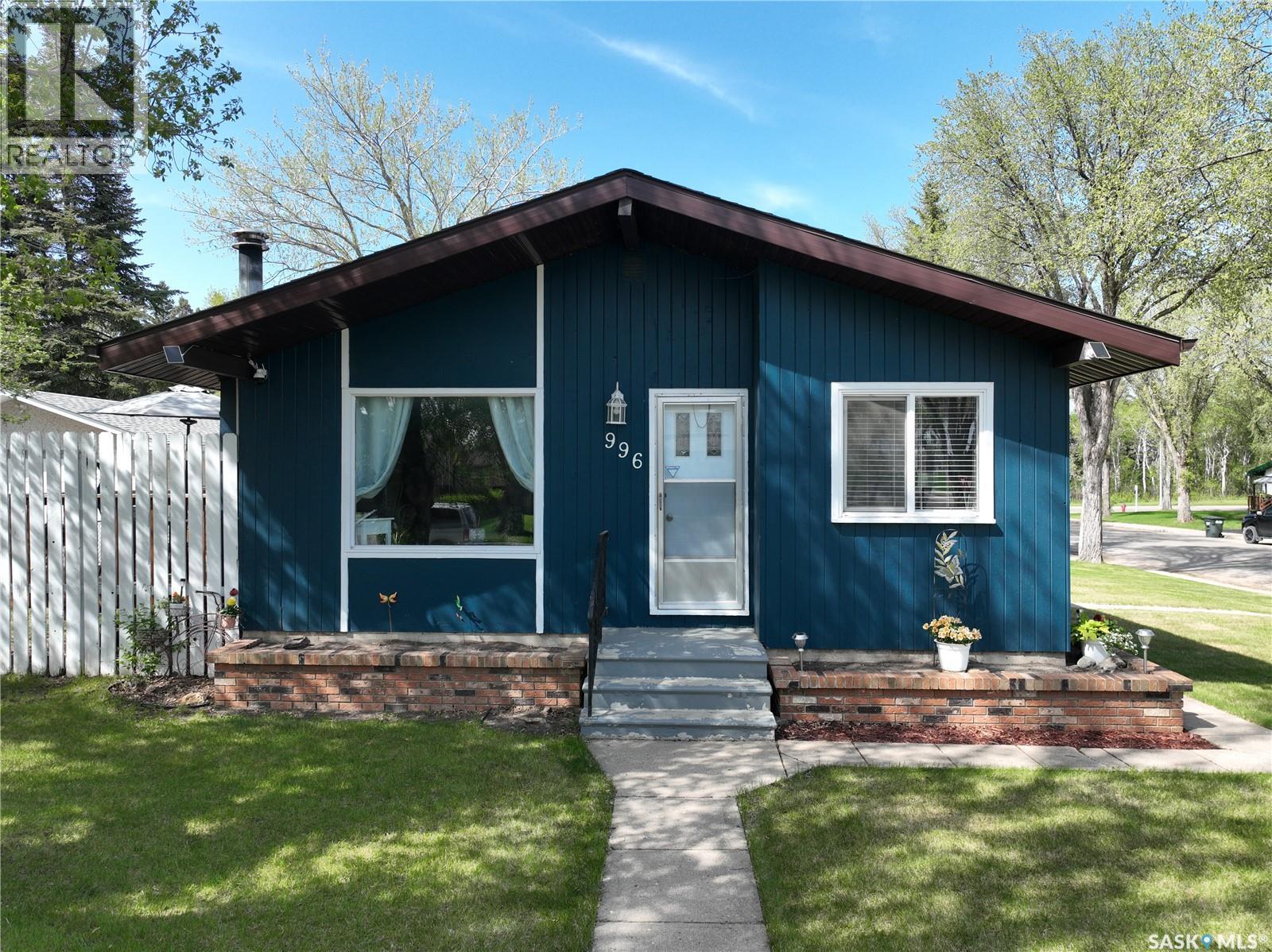 996 Bradshaw Place, Prince Albert, Saskatchewan  S6V 2P4 - Photo 2 - SK037423
