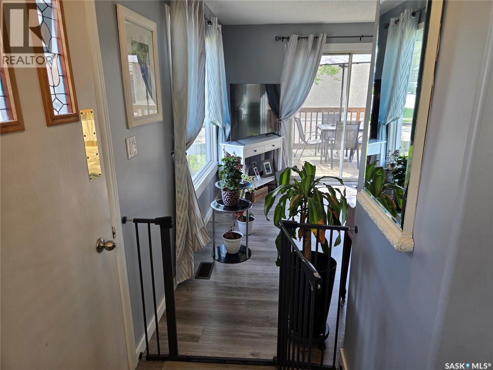 996 Bradshaw Place, Prince Albert, Saskatchewan  S6V 2P4 - Photo 8 - SK037423