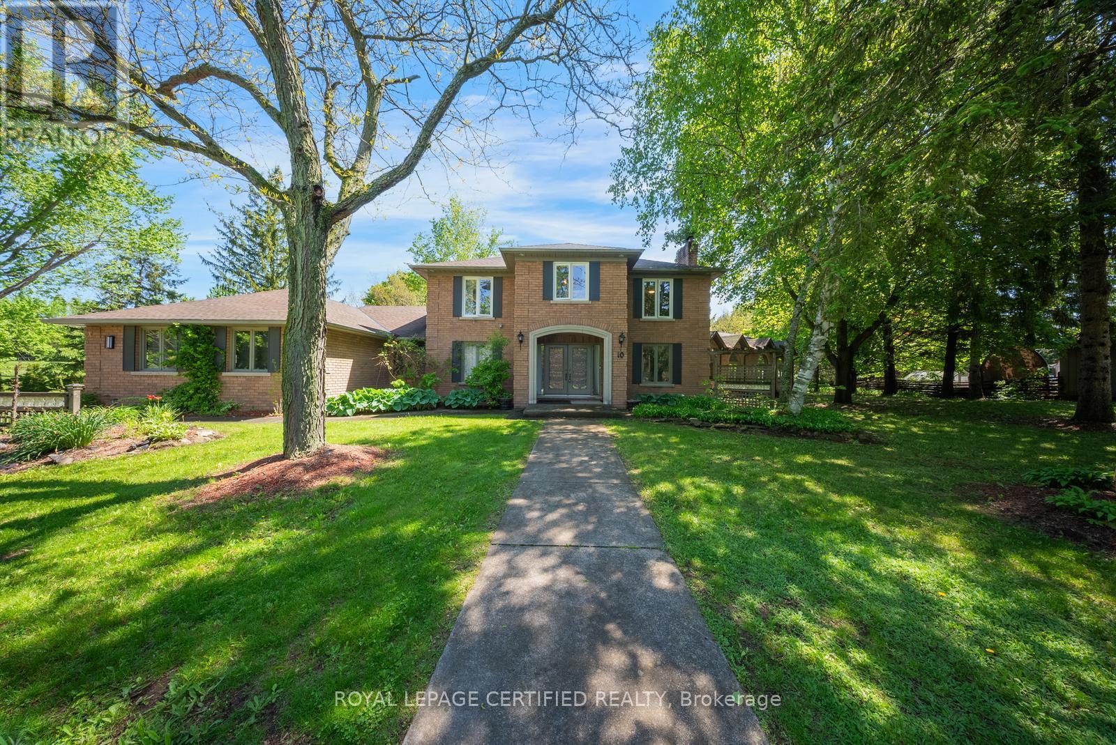 10 KARENDALE CRESCENT, Hamilton, Ontario