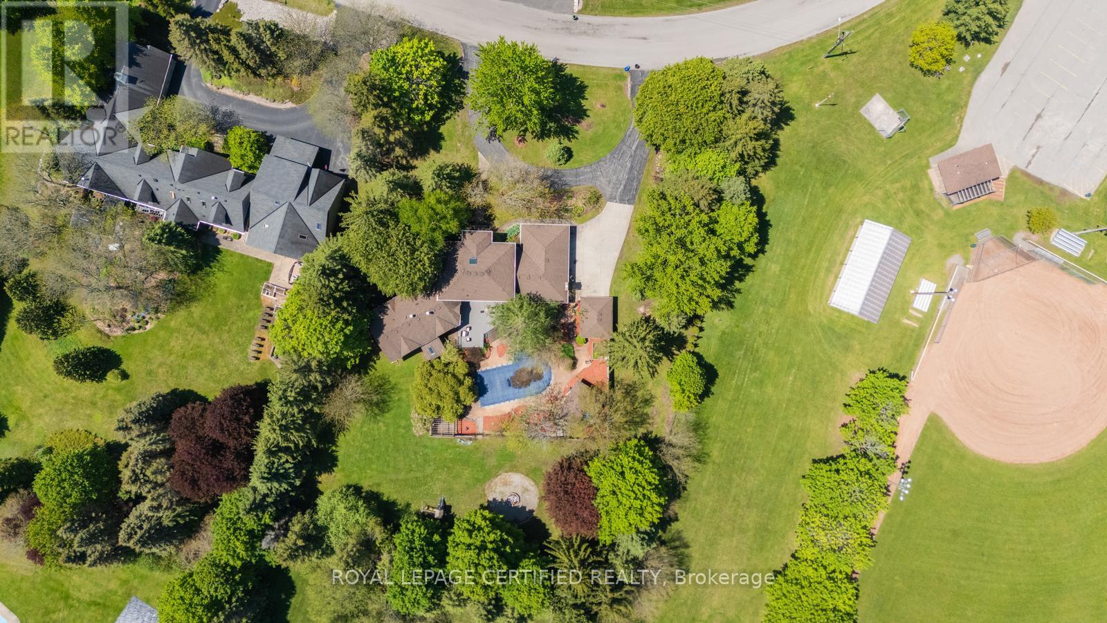 10 Karendale Crescent, Hamilton, Ontario  L0R 1K0 - Photo 4 - X13207530