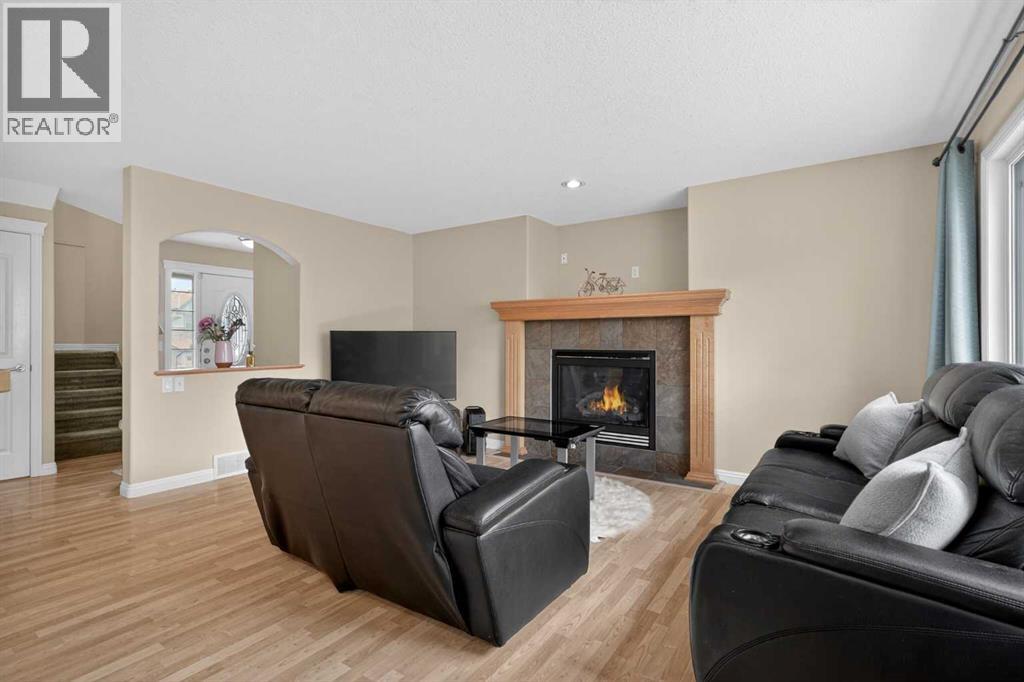 284 Royal Oak Circle Nw, Calgary, Alberta  T3G 6A4 - Photo 4 - A2315177