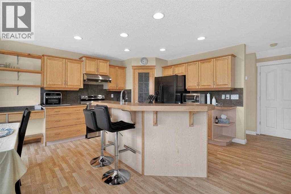 284 Royal Oak Circle Nw, Calgary, Alberta  T3G 6A4 - Photo 7 - A2315177