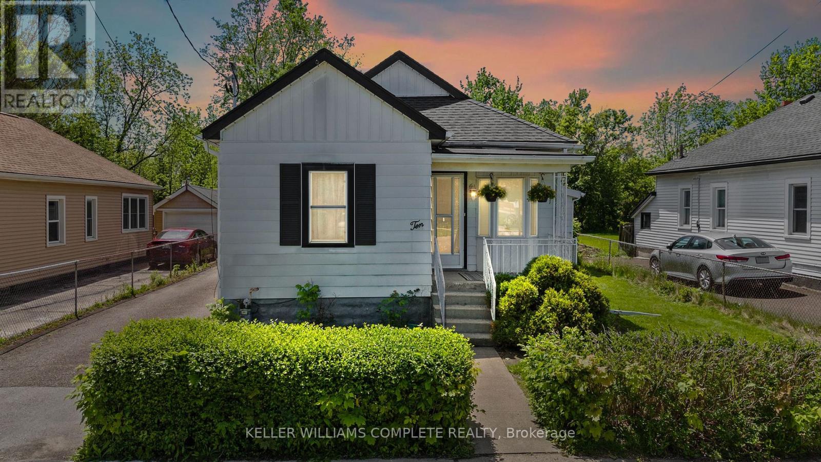 10 Monck Street, St. Catharines, Ontario  L2S 1L6 - Photo 2 - X13207656