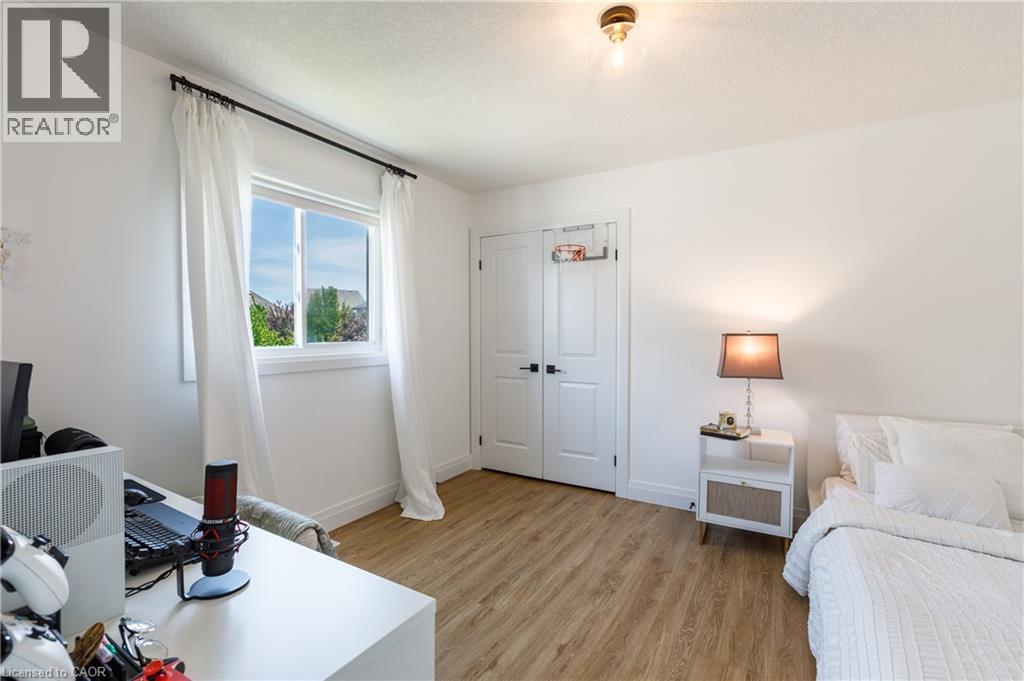 916 Steepleridge Court, Kitchener, Ontario  N2P 0B4 - Photo 20 - 40834351