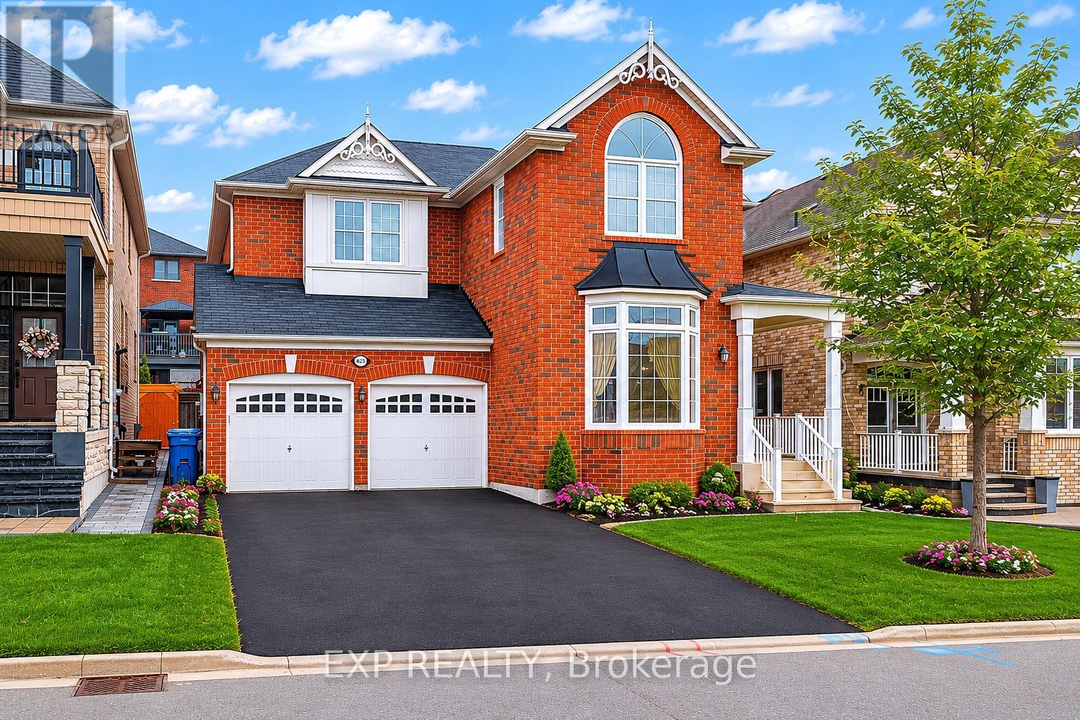 323 Cheryl Mews Boulevard, Newmarket, Ontario  L3X 3J6 - Photo 1 - N13207068