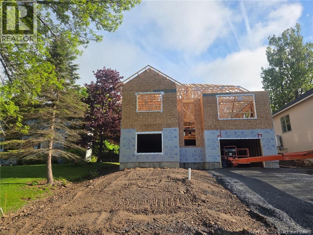 16 Mayflower Street, Fredericton, New Brunswick