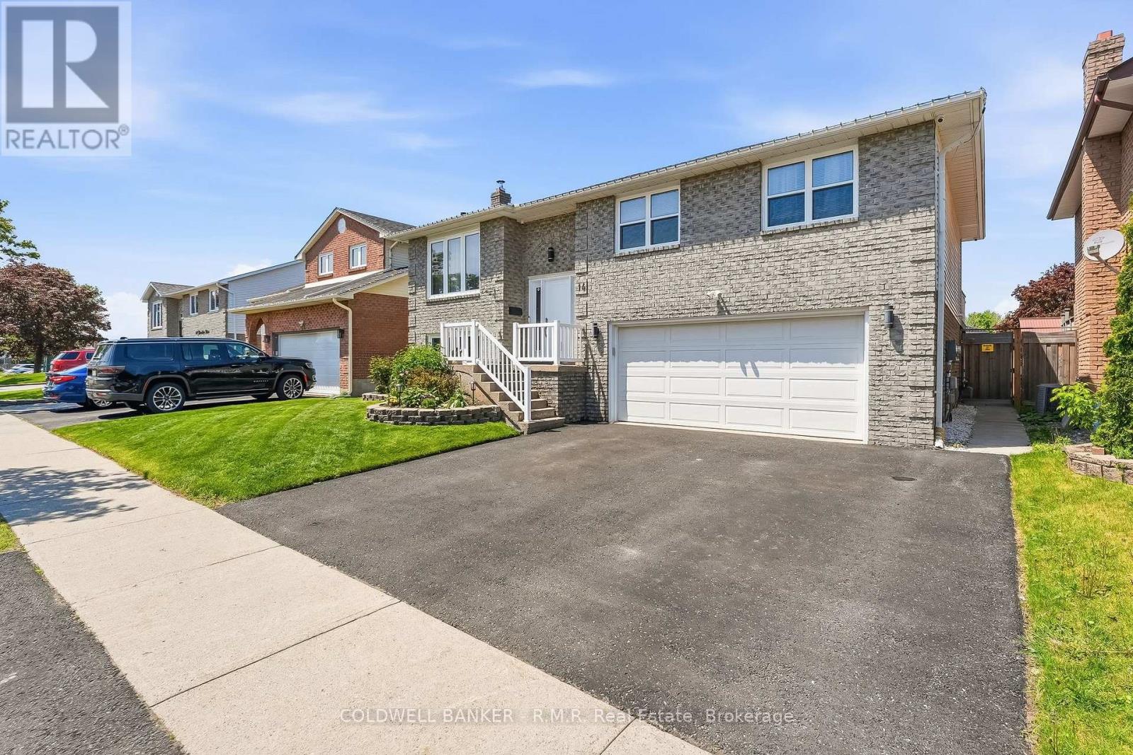 14 Glenabbey Drive, Clarington, Ontario  L1E 1B9 - Photo 2 - E13207870