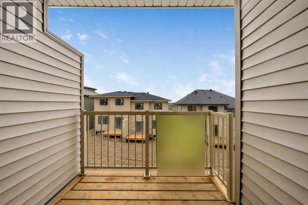 370 Heritage Boulevard, Cochrane, Alberta  T4C 0L3 - Photo 3 - A2294884
