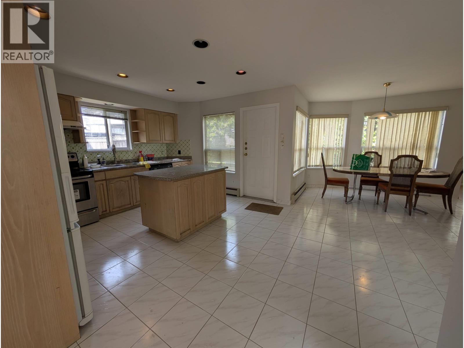 7xxx Thornhill Drive, Vancouver, British Columbia  V5P 3T5 - Photo 8 - R3129119