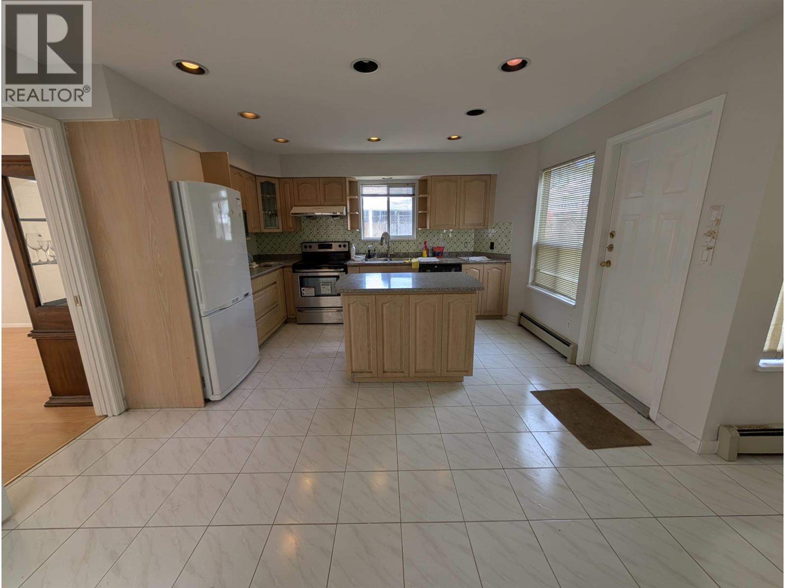 7xxx Thornhill Drive, Vancouver, British Columbia  V5P 3T5 - Photo 9 - R3129119