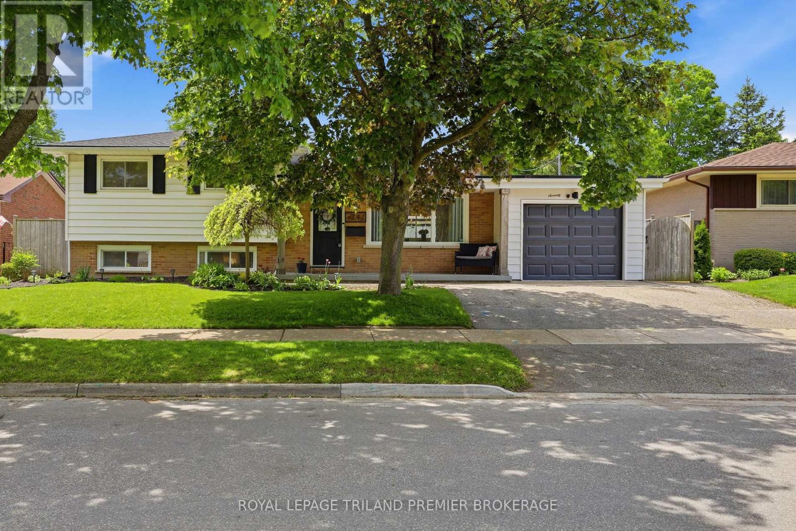 74 Deveron Crescent, London South, Ontario  N5Z 4B5 - Photo 1 - X13207864