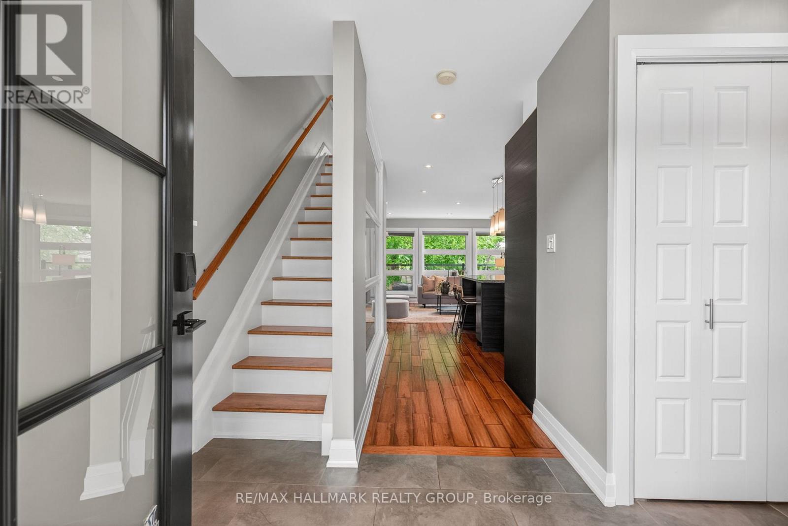 151 Clare Street, Ottawa, Ontario  K1Z 7C3 - Photo 2 - X13207796
