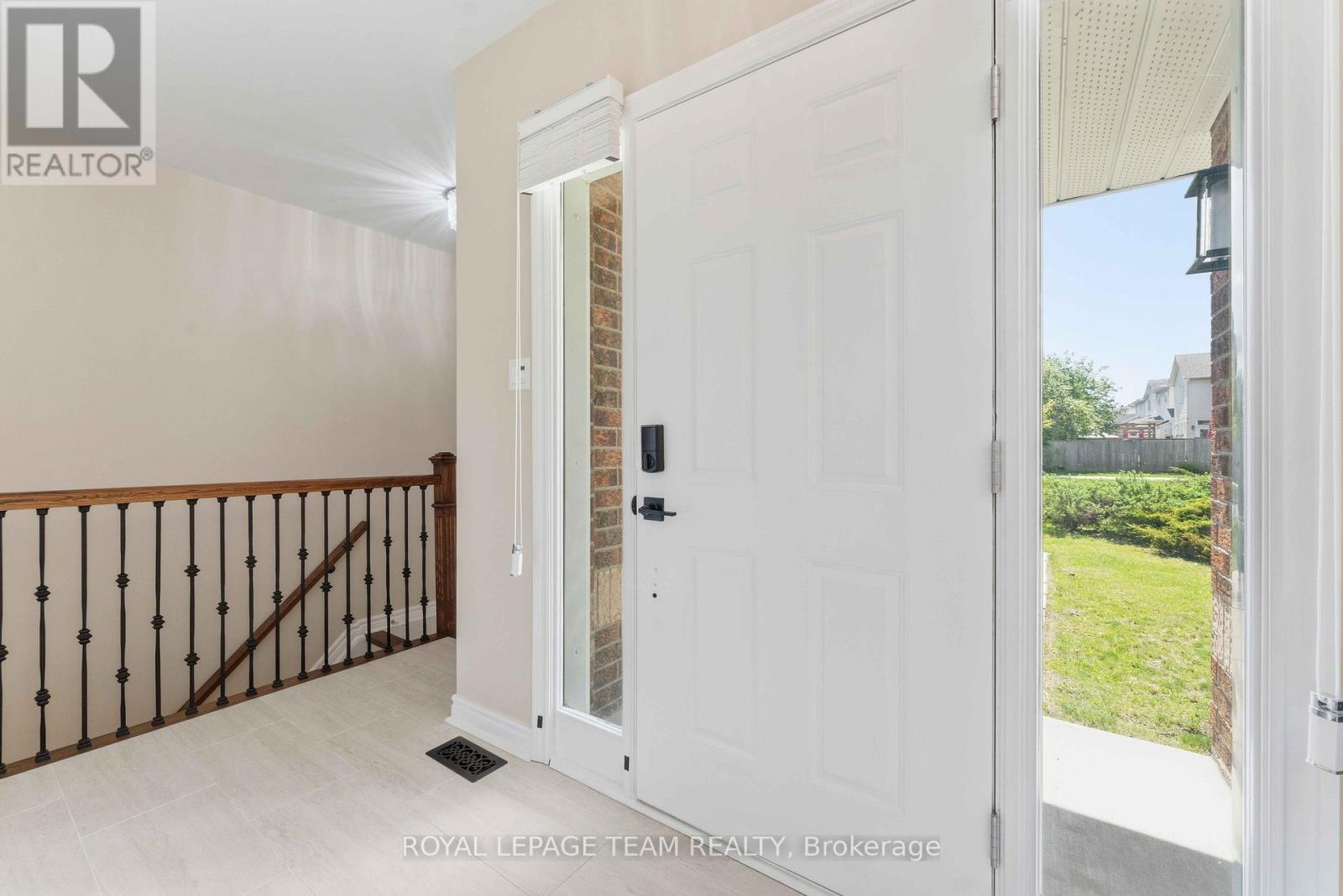 43 West Ridge Drive, Ottawa, Ontario  K2S 1S4 - Photo 3 - X13207882